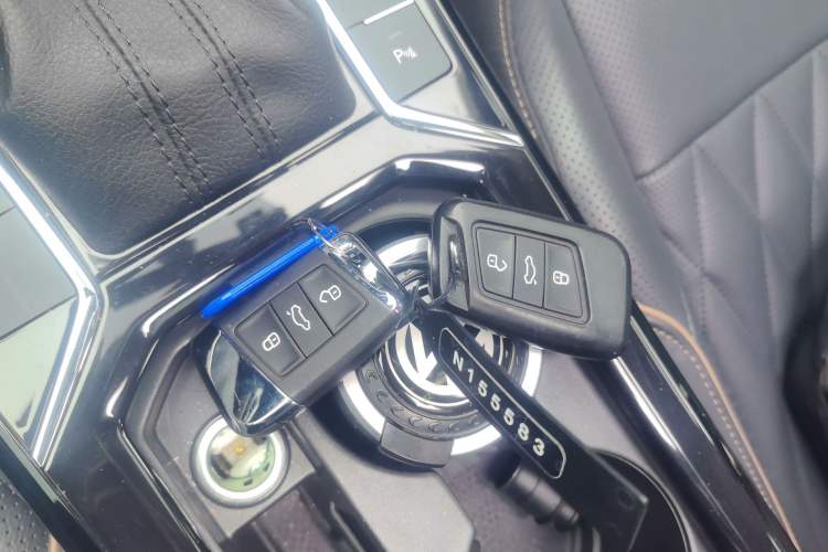 Used Volkswagen Passat 2019 330TSI Luxury Edition China VI Standard Vehicle Key