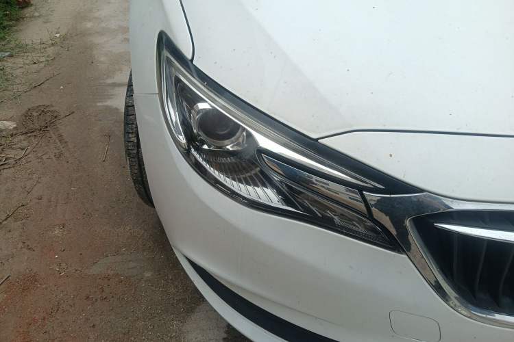 Used Buick GT 2019 15T Dual-Clutch Advanced Version China VI Standard Right Front Headlight