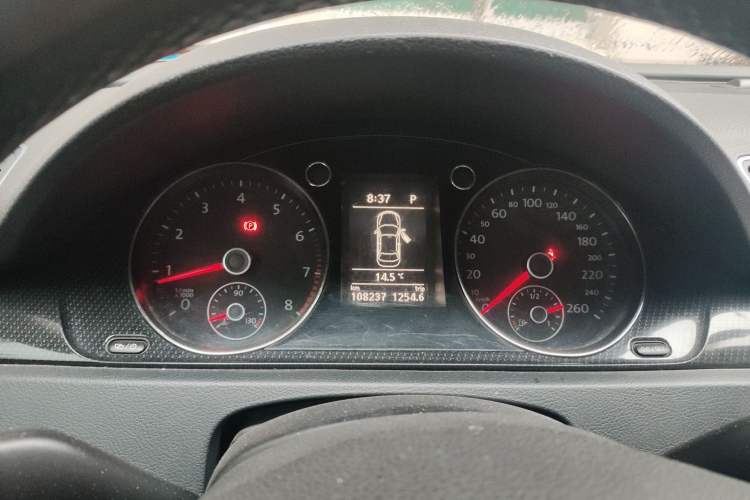 Used Volkswagen Magotan 2013 2.0 TSI Luxury Model Instrument Cluster