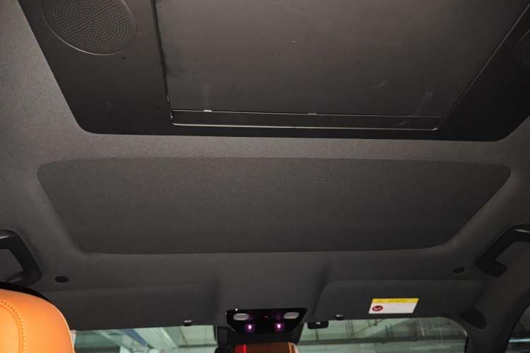 Used Li Auto L8 2023 Max model Headliner