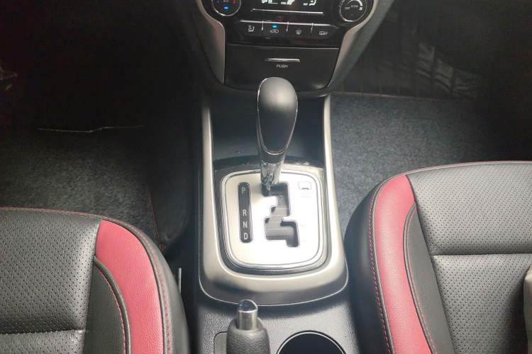 Used CHANGAN Eado 2015 1.6L Automatic Junku Model China V Standard Gear Lever