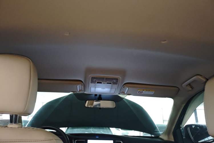 Used Toyota Highlander 2018 2.0T Two-Wheel Drive Elite Edition 7 Seats Emission Standard China V Headliner