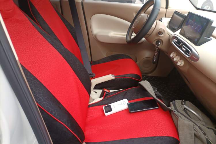 Used Wuling Hongguang MINIEV 2025 Four-Door Version Advanced Edition Right Front Seat