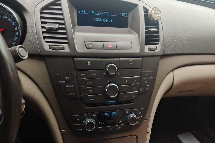 Used Buick Regal 2010 2.0L Expo Edition Audio And AC Panel