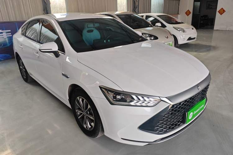 Used BYD Qin PLUS 2023 Champion Edition DM-i 55KM Leading Model Front Right 45 Deg