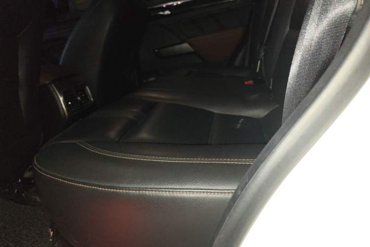 Used GAC Trumpchi GS7 2017 320T Two-Wheel-Drive Luxury Smart Connectivity Model