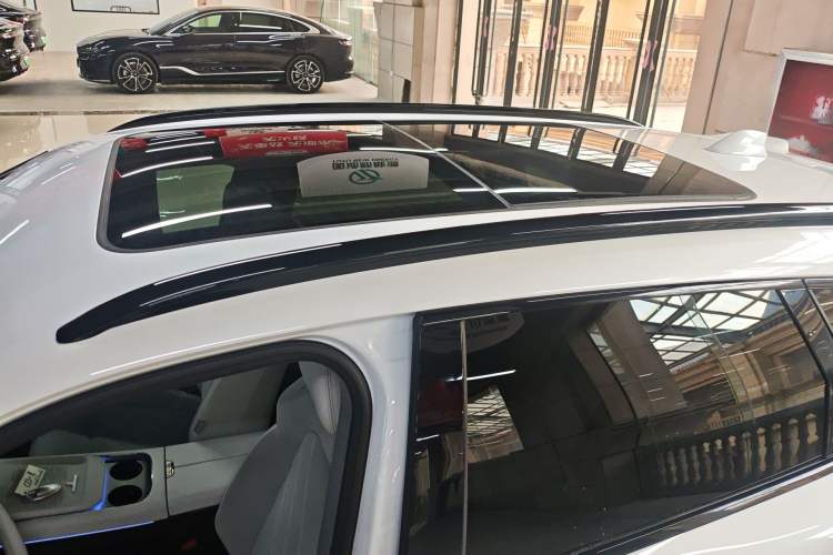 Used VOYAH FREE 2025 318 318 km Rear-Drive Touring Edition Roof