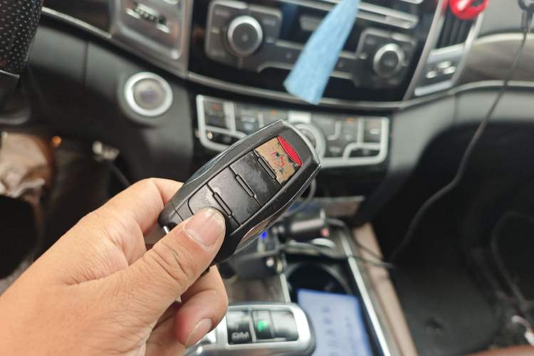 Used Haval H9 2017 2.0T Gasoline 4x4 Premium 5-Seater Vehicle Key