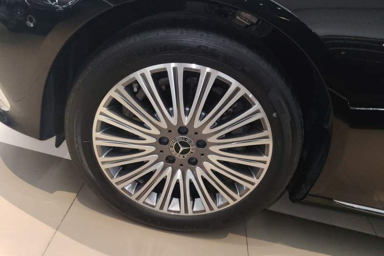 Used Mercedes-Benz E-Class 2023 Updated E 300 L Luxury Edition
