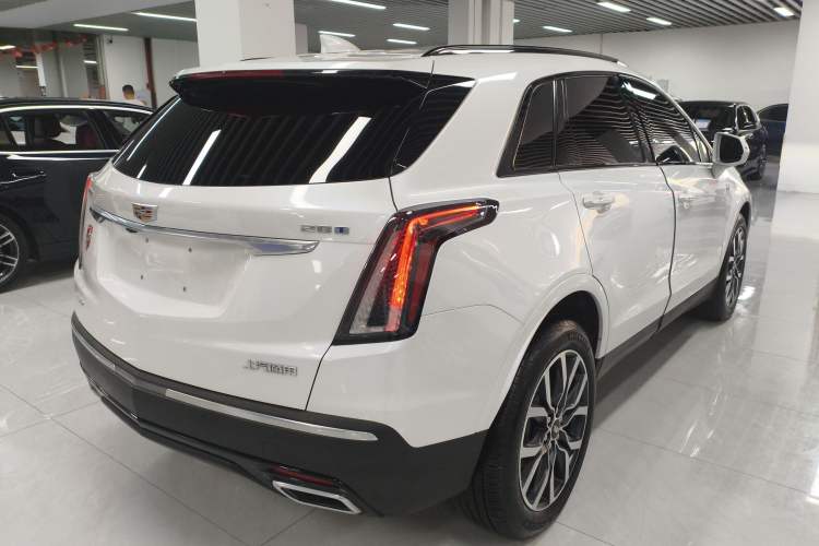 Used Cadillac XT5 2022 2.0T Four-Wheel Drive Luxury Version (Hummingbird Edition) Rear Right 45 Deg