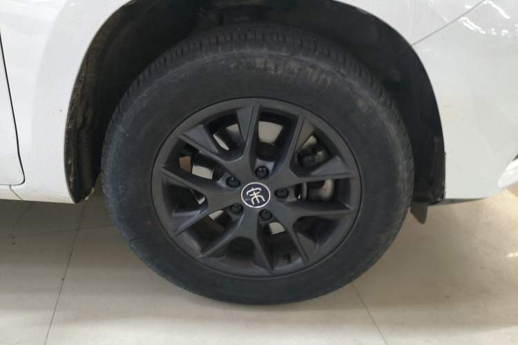 Used BYD Song 2020 Classic Edition 1.5T Automatic Elite Model Right Rear Wheel Hub