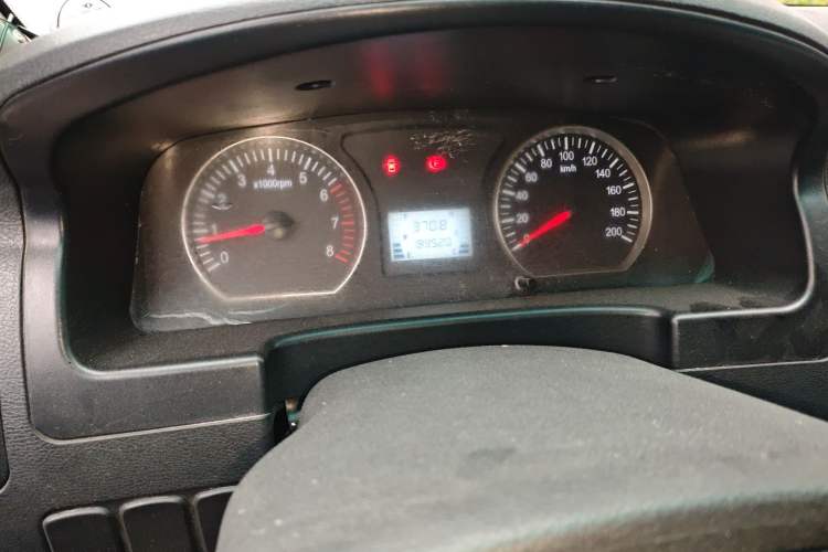 Used FORTHING Lingzhi 2017 Facelifted M3L 1.6L 7-Seater Standard Version
