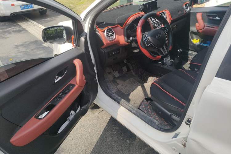 Used JAC Group Refine S2mini 2017 1.3L Sport Edition Driver Seat