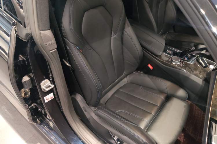 Used BMW 6 Series GT 2019 630i M Sport Package Right Front Seat