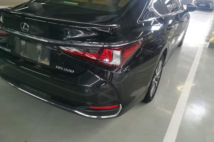 Used Lexus ES 2018 200 Excellence Edition China V Standard
