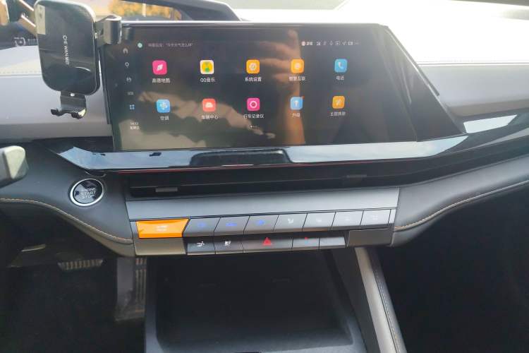 Used Changan UNI-V 2022 1.5T Prestige Version
