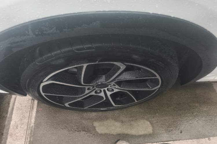 Used Lynk & Co 05 2020 2.0TD Two-Wheel Drive Shine Halo