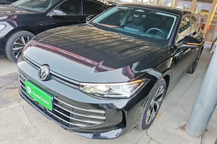Used Volkswagen Passat 2025 Pro 380TSI Dragon Glory Edition