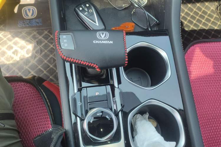 Used CHANGAN Eado 2024 PLUS Blue Whale NE 1.4T GDI DCT High-Energy Edition Gear Lever