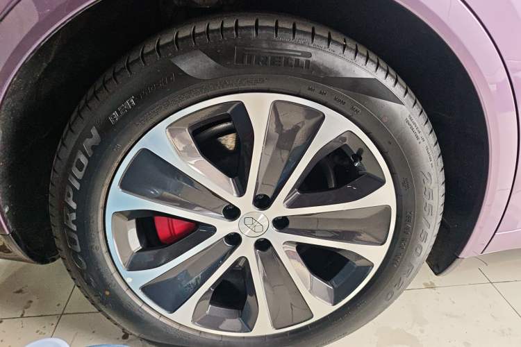 Used Hima Luxeed R7 2024 All-Electric 736 km Ultra Right Rear Wheel Hub