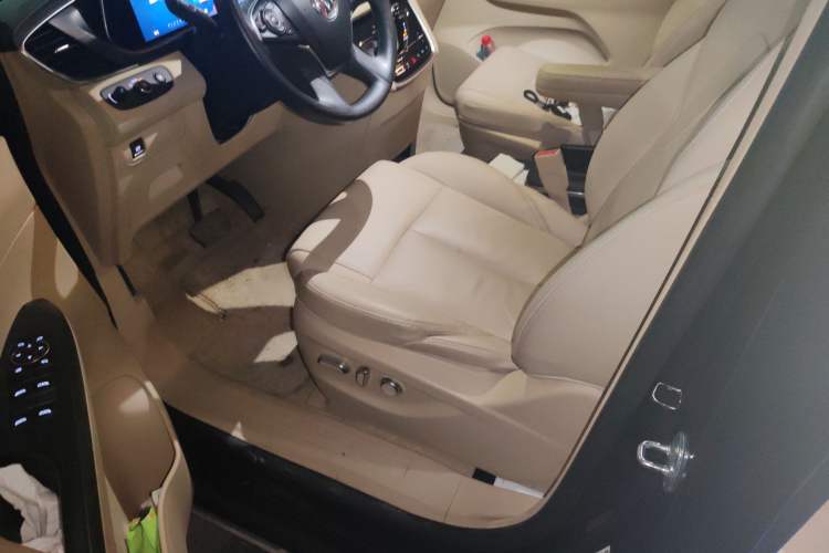 Used Buick GL8 2023 ES Lu Zun Deluxe Model
