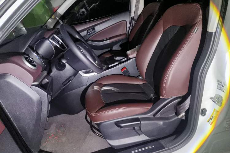 Used Venucia T70X 2015 2.0L CVT SmartFun Sport Edition