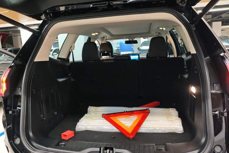 Used Ford Edge 2021 PLUS EcoBoost 245 Two-Wheel-Drive Platinum Edition 5 Seats
