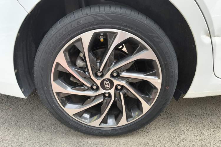 Used Hyundai Elantra (6th Generation / Lingdong) 2020 1.5L CVT Smart & Stylish – Elite Version
