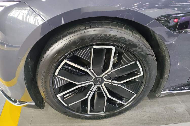 Used Avatr 12 2025 Max All-Electric Version Exterior 4