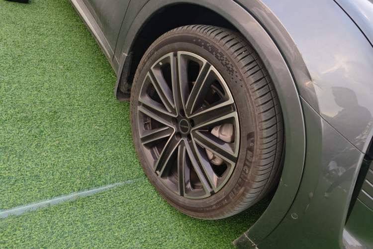 Used Hima Luxeed R7 2025 Extended-Range 251km Pro
