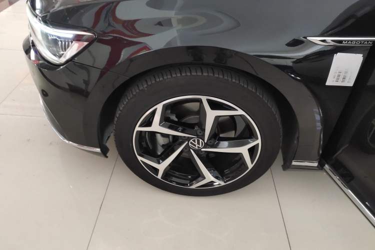 Used Volkswagen Magotan 2020 330TSI DSG Leading Model Left Front Wheel Hub