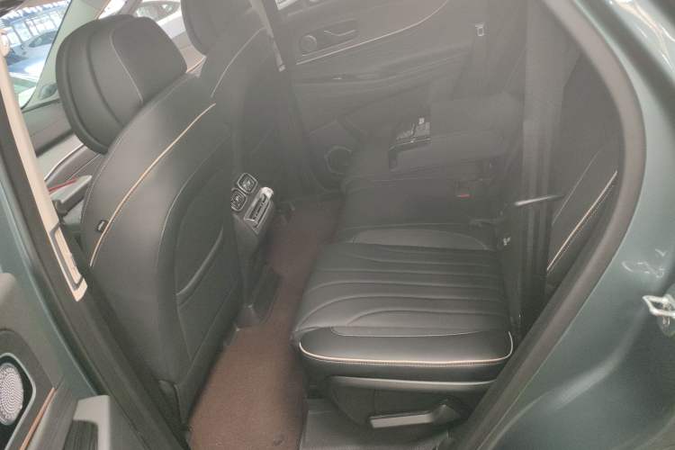 Used Chery Tiggo 9 2023 Facelift 2.0T Dual-Clutch Two-Wheel Drive Luxury Edition 5 Seats