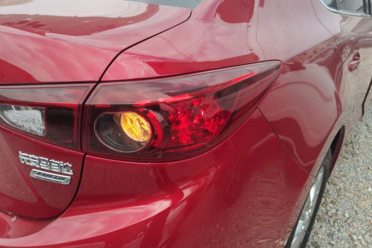 Used Mazda 3 Axela 2017 Sedan 1.5L Automatic Comfort Model Emission Standard China V