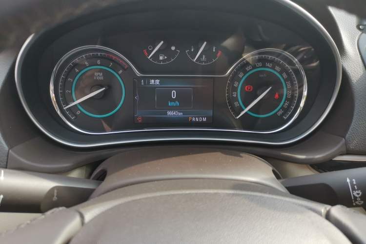 Used Buick Regal 2014 2.0L Elite Fashion Edition Odometer Close Up