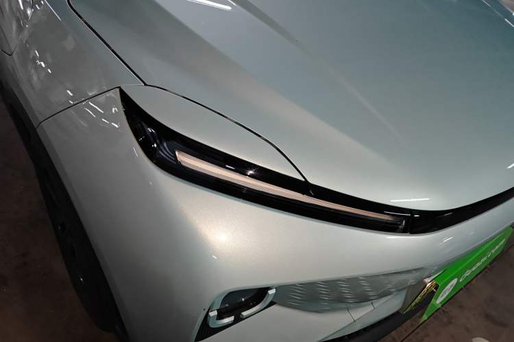 Used Geometry E Firefly 2024 301km Starlight
