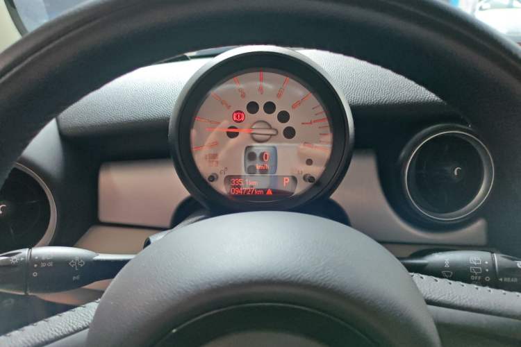 Used MINI 2011 1.6L ONE
