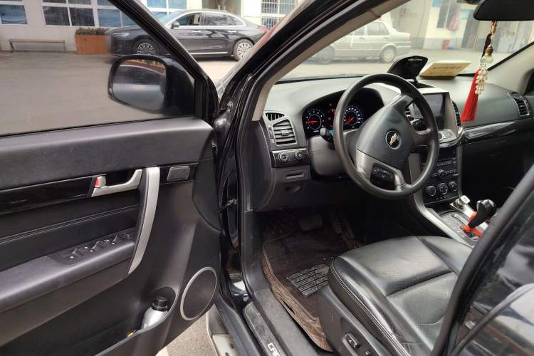 Used Chevrolet Captiva 2014 2.4L Two-Wheel Drive Urban Version 7 Seats
