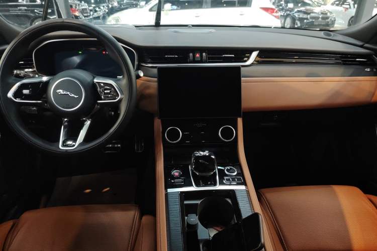 Used Jaguar XFL 2024 2.0T P300 Four-Wheel Drive Flagship Sport Gold Edition