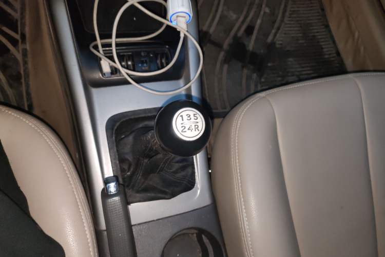 Used Hyundai Elantra 2011 1.6L Manual Comfort Version
