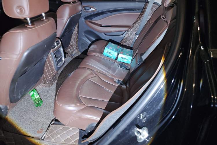 Used Buick Envision 2020 20T Two-Wheel Drive Luxury Model
