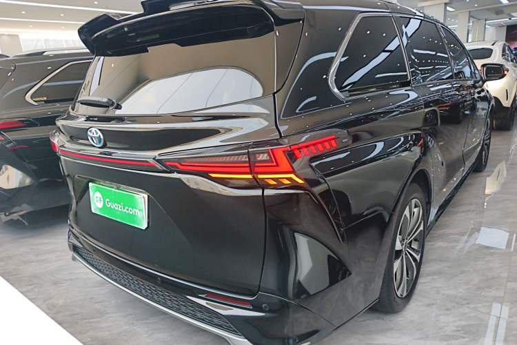 Used Toyota Granvia 2022 2.5L Hybrid Premium Edition Rear