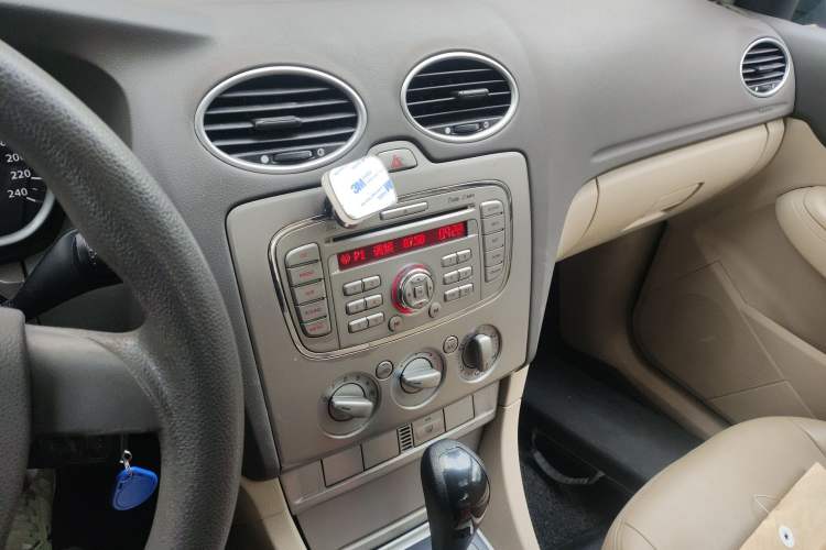 Used Ford Focus 2011 Sedan 1.8L Automatic Fashion Edition