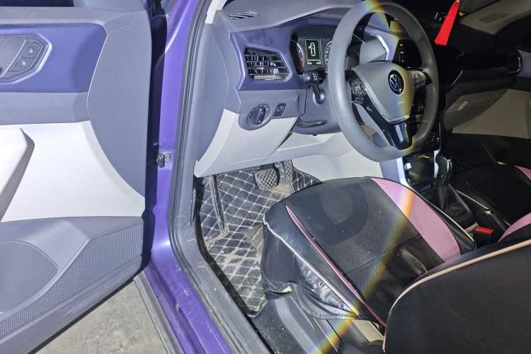 Used Volkswagen T-Cross 2020 1.5L Automatic Comfort Edition Driver Seat