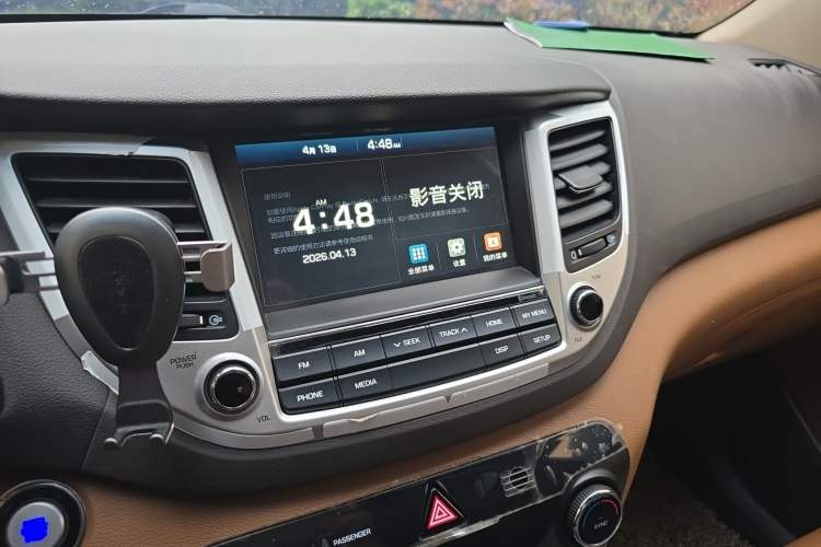 Used Hyundai Tucson 2015 1.6T Dual-Clutch Two-Wheel-Drive Smart Model Audio And AC Panel