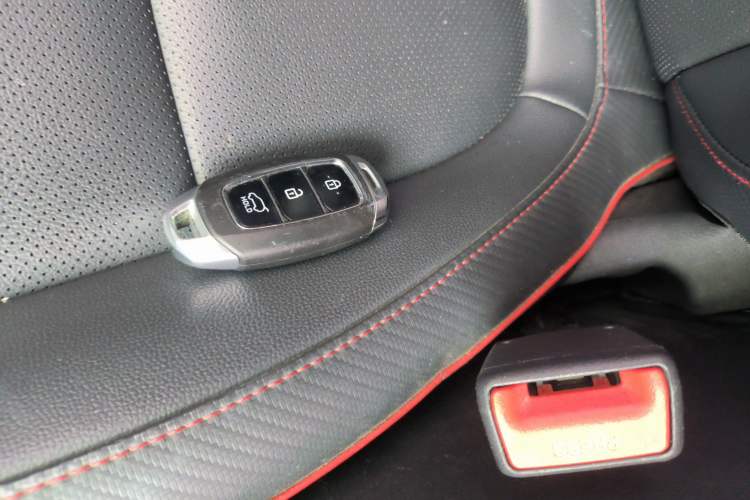 Used Hyundai ENCINO 2018 1.6T Dual-Clutch ZhiPao Edition China V Standard Vehicle Key