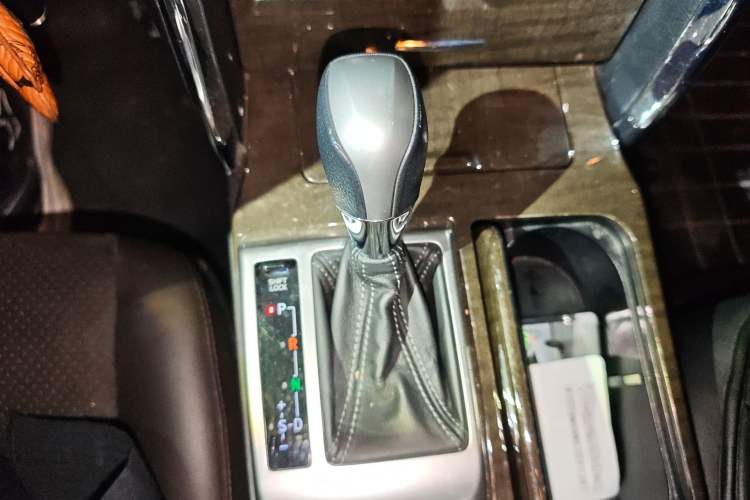 Used Toyota Reiz 2013 2.5V Shangrui Edition Gear Lever
