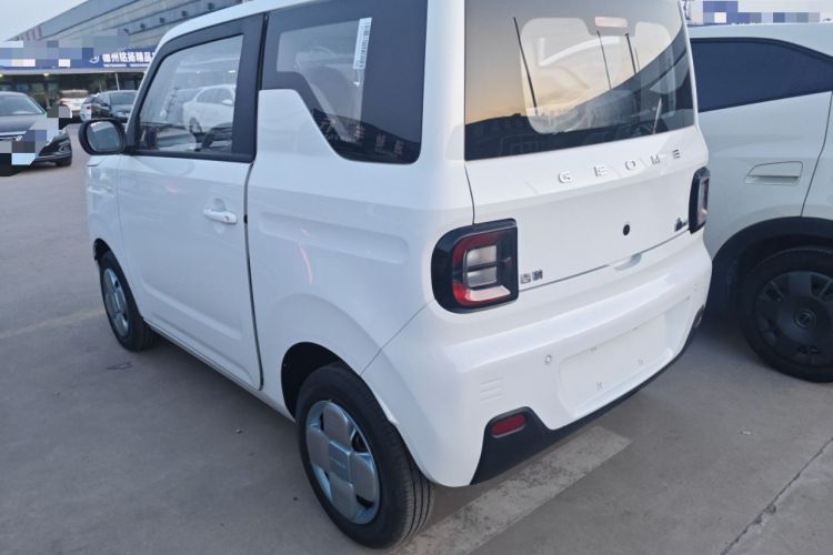 Used Geely Galaxy Panda 2024 Panda Mini 200km Endurance Bear
