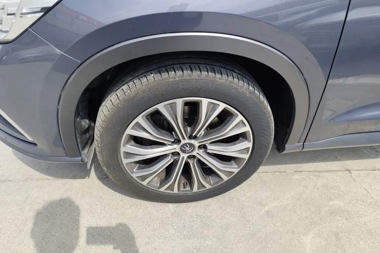 Used BYD Song Pro New Energy 2019 DM 1.5T Four-Wheel Drive Performance Edition Deluxe Model Exterior 4