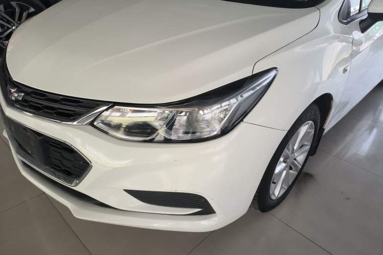 Used Chevrolet Cruze 2018 320 Automatic Pioneer Sunroof Edition
