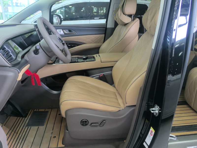 Used Denza D9 2022 DM-i 970 Four-Wheel Drive Prestige Model — 14